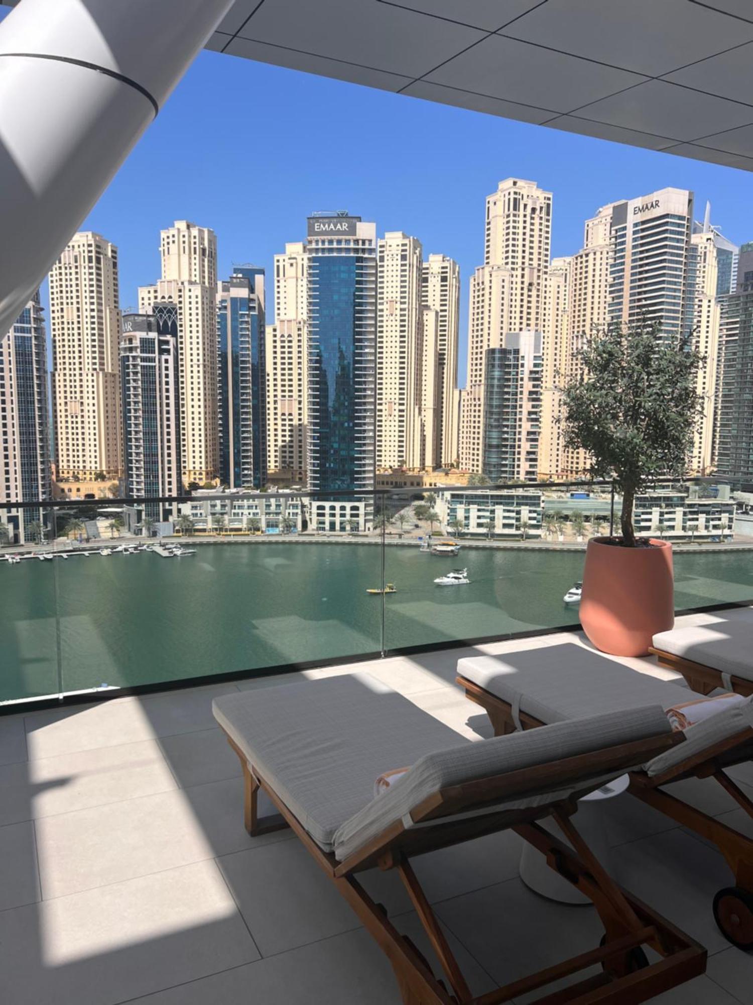 Apartment Luxe Nautical Style 2 Bd In Vida Yacht Club