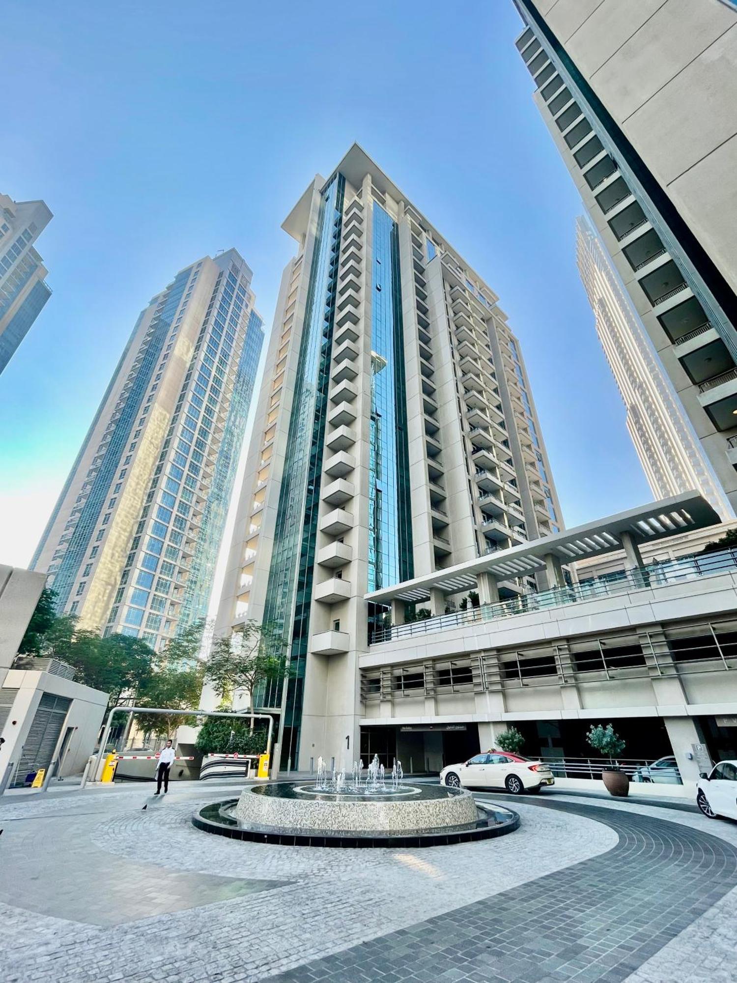 Cosy & Spacious 2 Bedroom L Magical Boulevard View L By Burj & Mall I Pool I Gym I Family Friendly Apartment