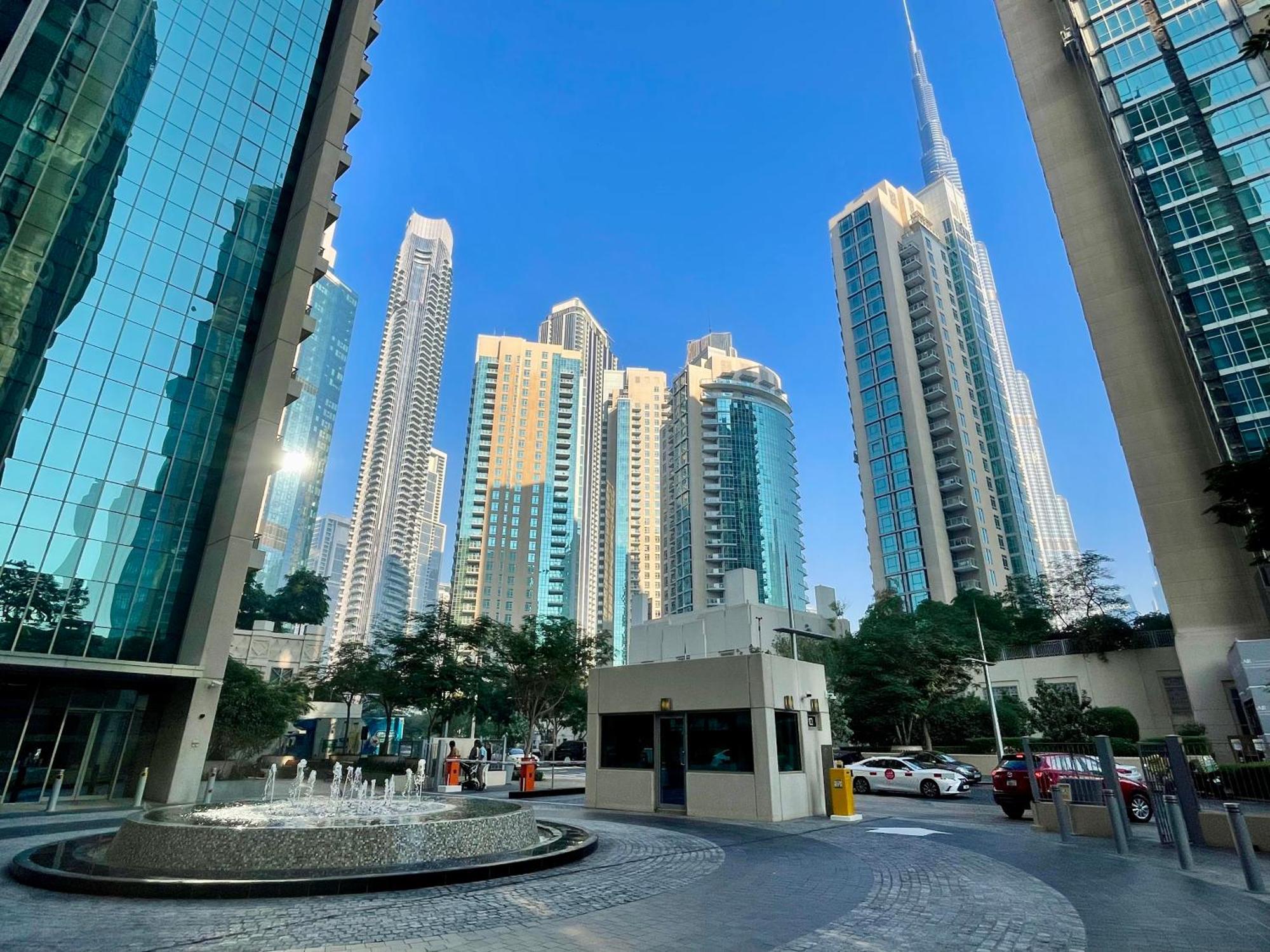Cosy & Spacious 2 Bedroom L Magical Boulevard View L By Burj & Mall I Pool I Gym I Family Friendly Apartment Dubai