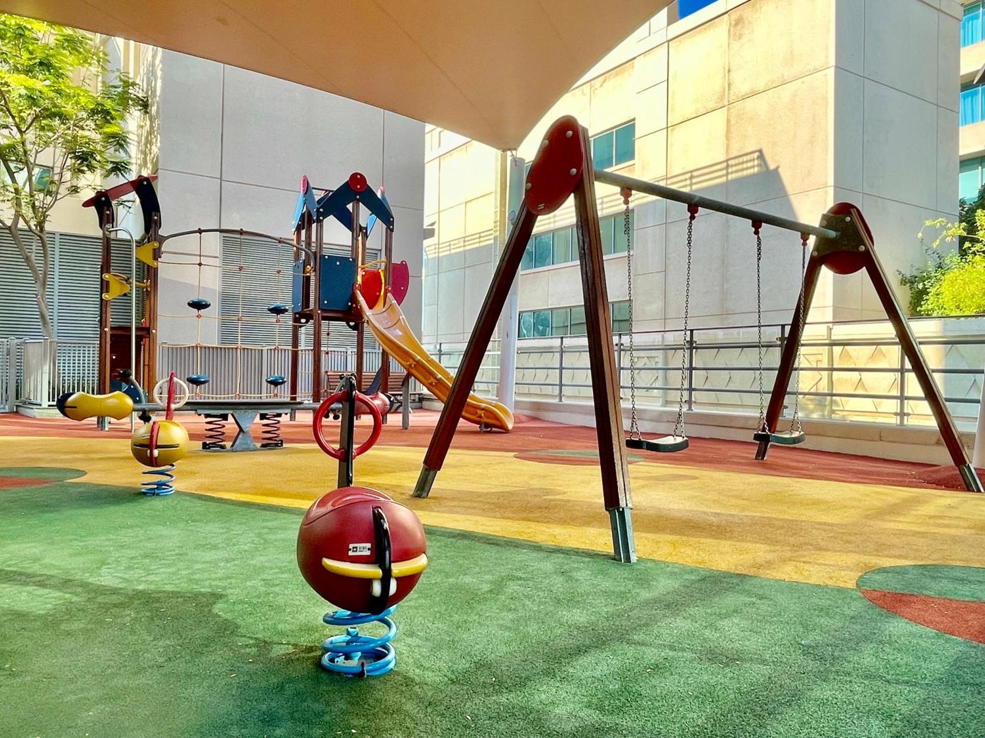Cosy & Spacious 2 Bedroom L Magical Boulevard View L By Burj & Mall I Pool I Gym I Family Friendly Apartment Dubai