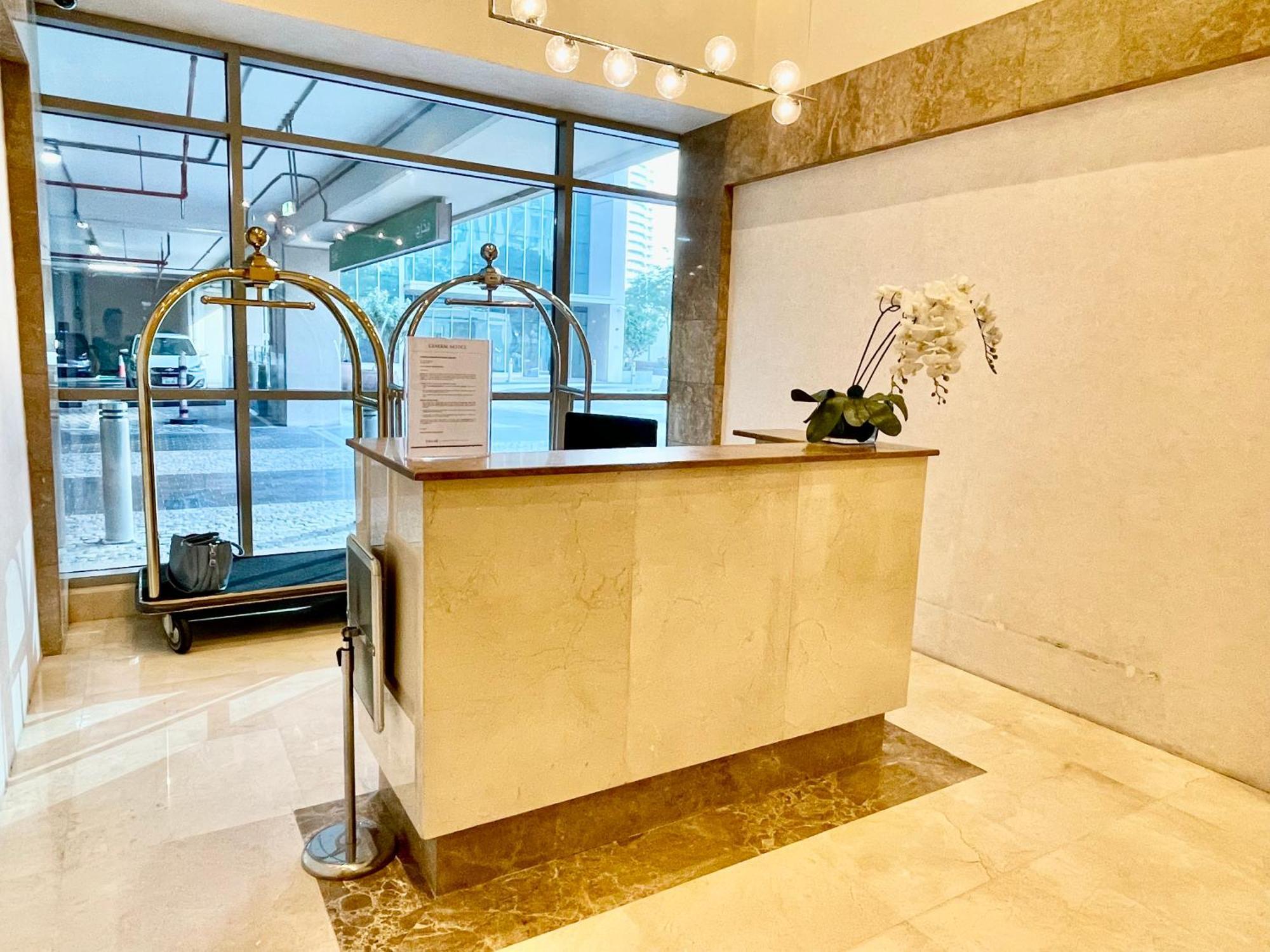 Apartment Cosy & Spacious 2 Bedroom L Magical Boulevard View L By Burj & Mall I Pool I Gym I Family Friendly Dubai