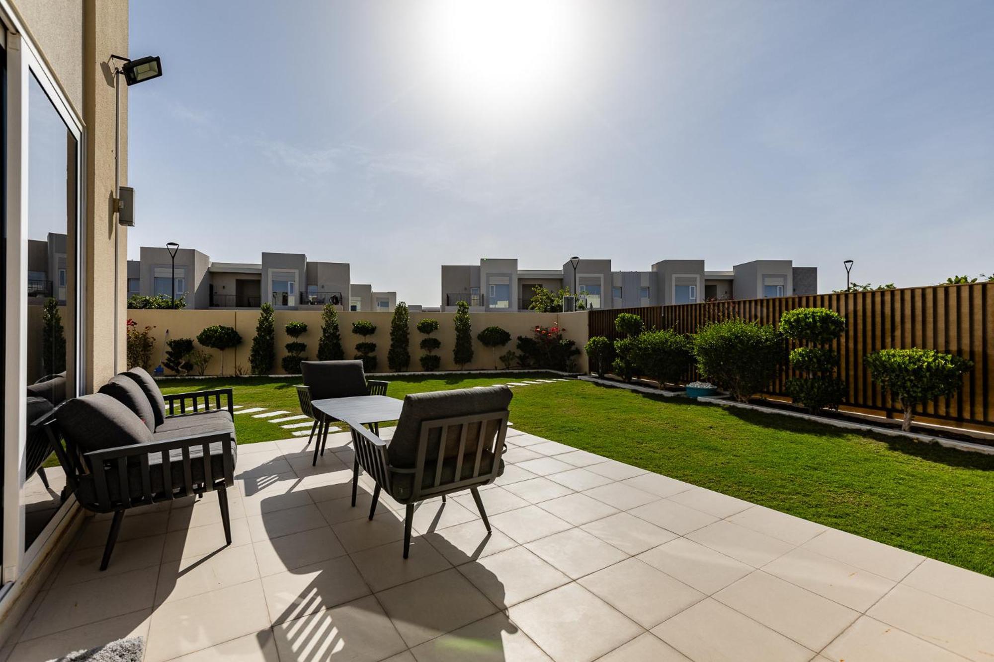 Urbana Iii Stacked House -dubai South *