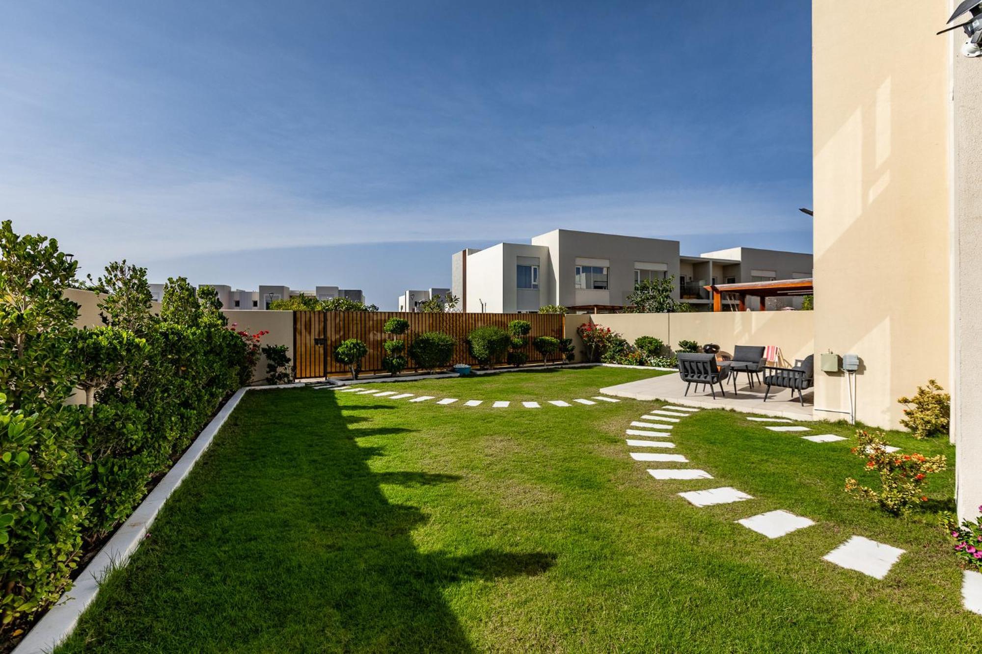 Urbana Iii Stacked House -dubai South Holiday home *