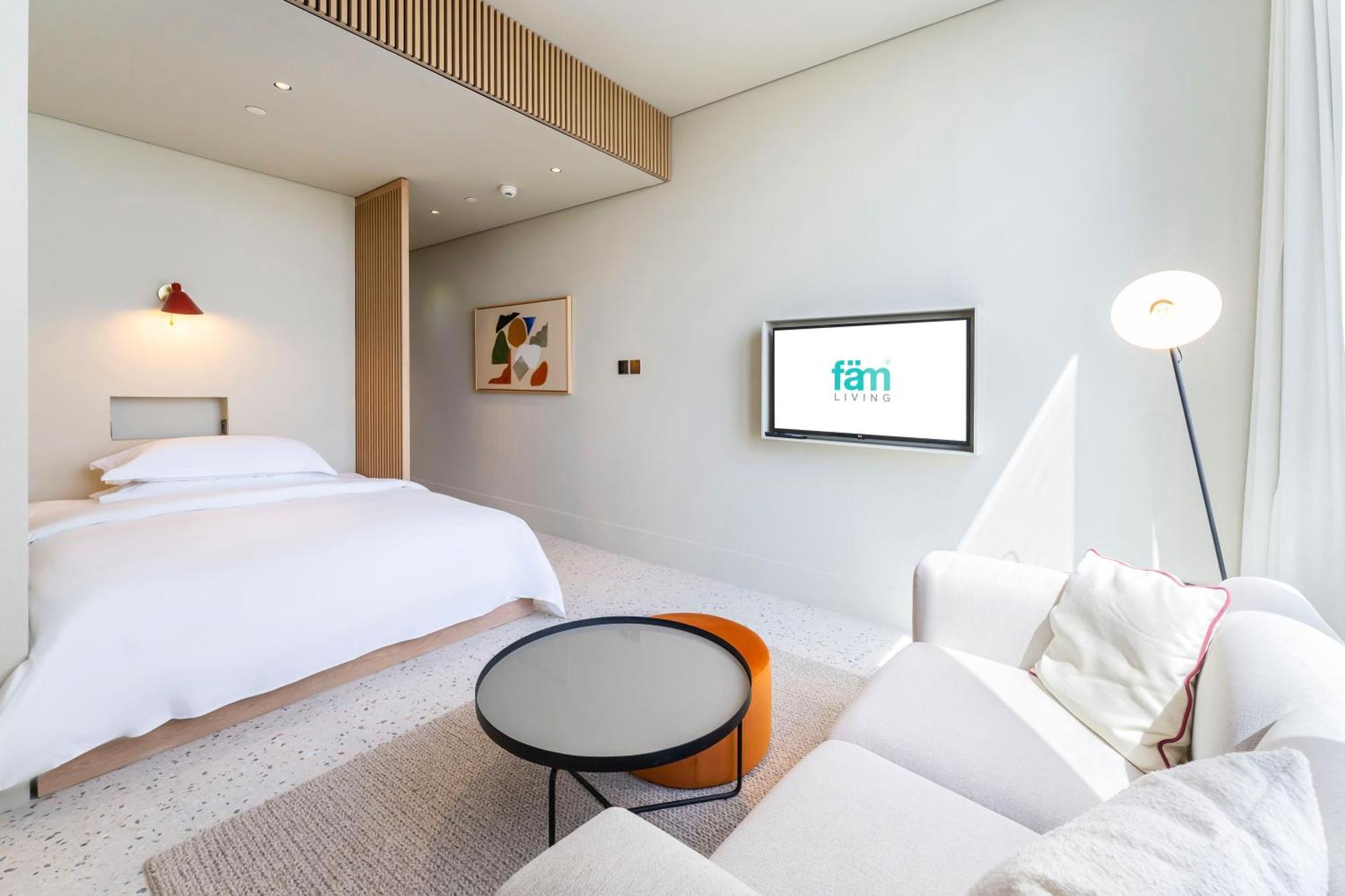 Fam Living - Upside Living - Wfh Friendly-business Bay *
