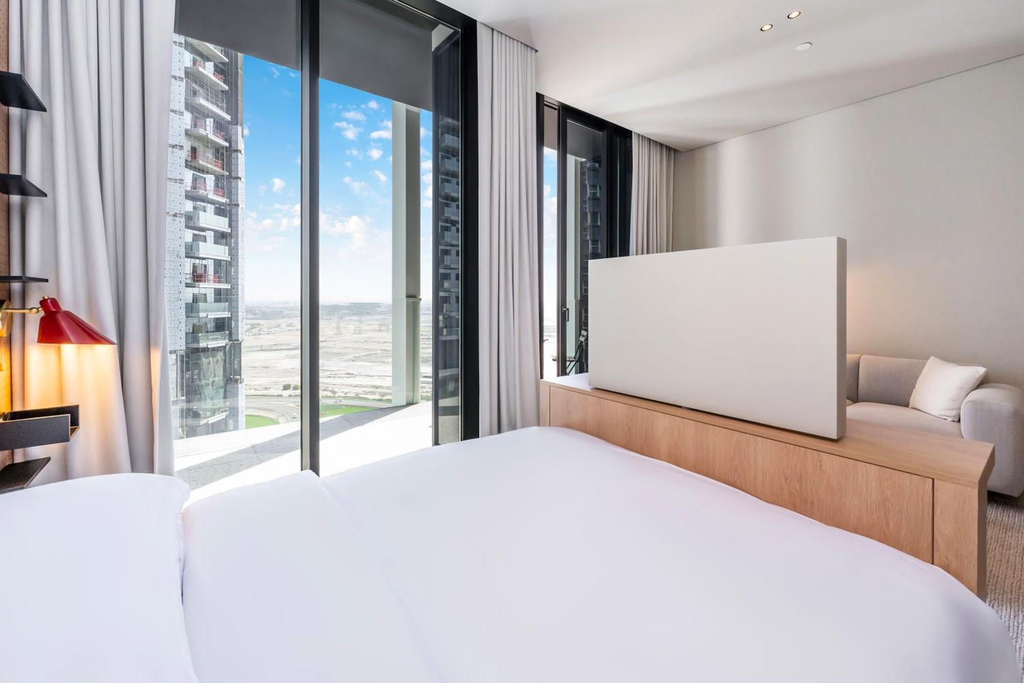 Fam Living - Upside Living - Wfh Friendly-business Bay Apartment