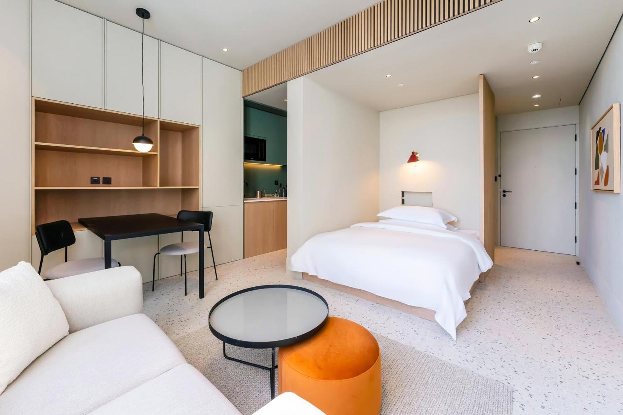 Fam Living - Upside Living - Wfh Friendly-business Bay Apartment