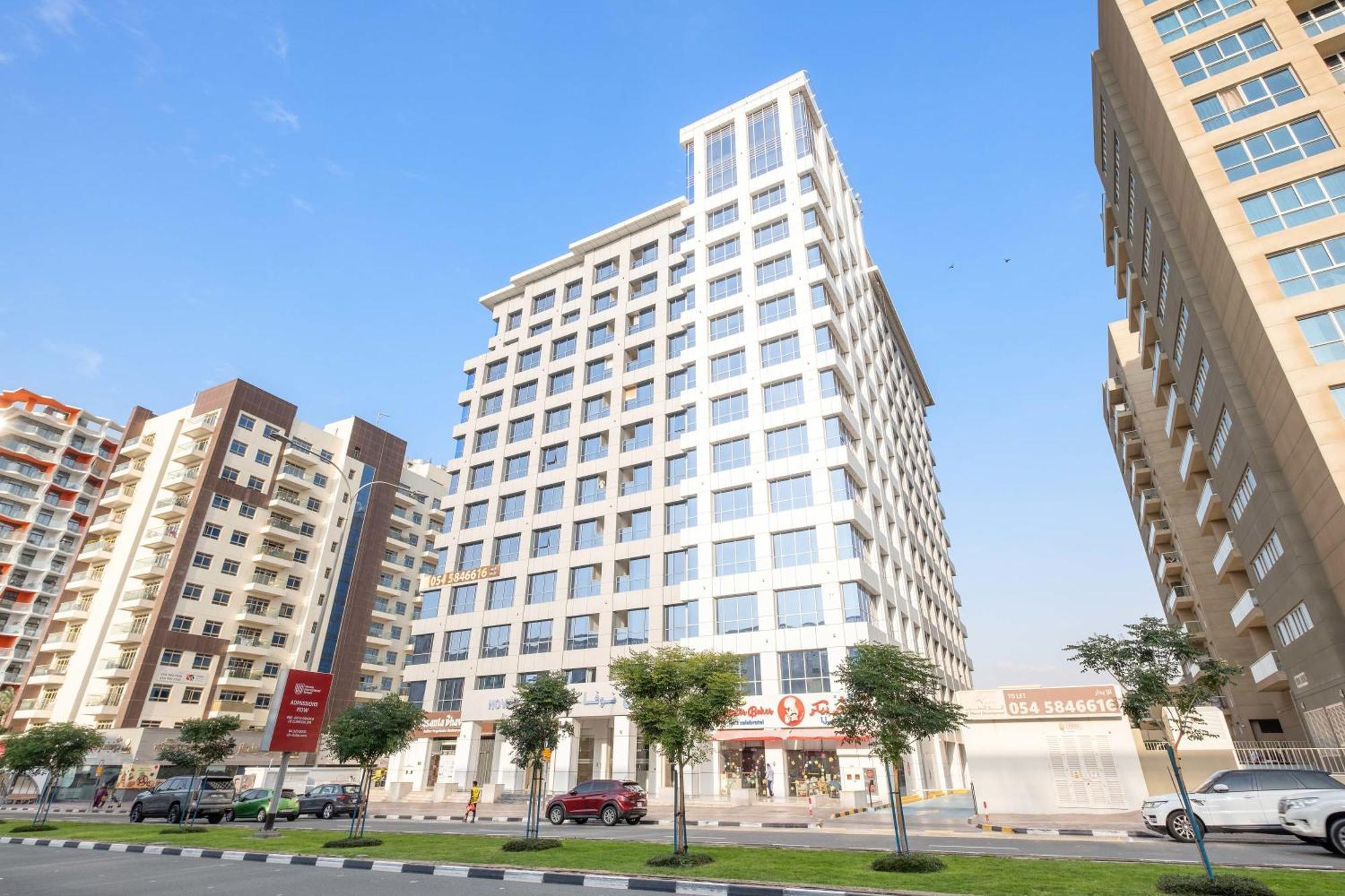Silkhaus Luxury In Residential Neighborhood Apartment *