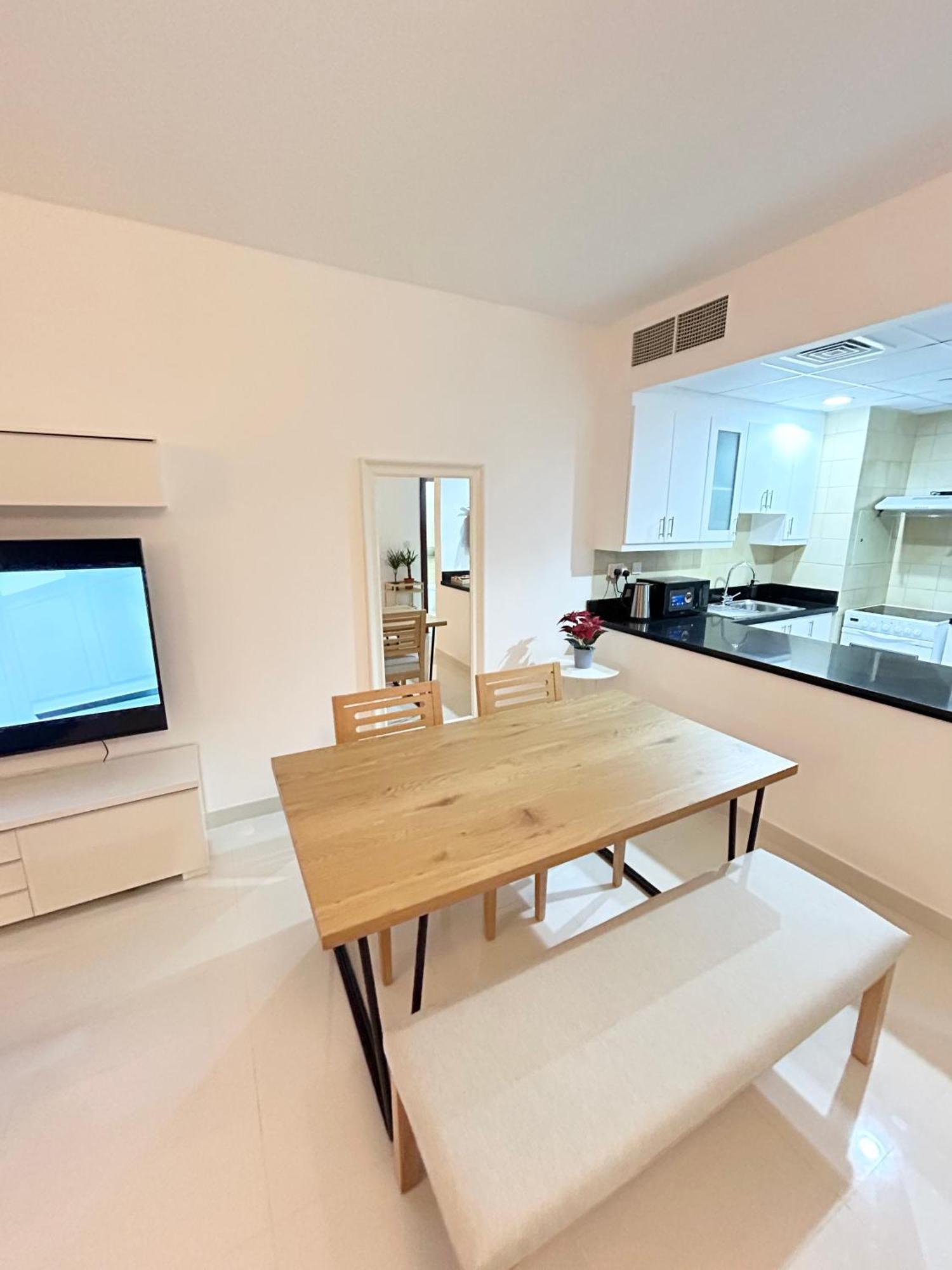 Apartment Seaside Spacious With Vibrant Vibes In Jbr By Sweet Homes Dubai