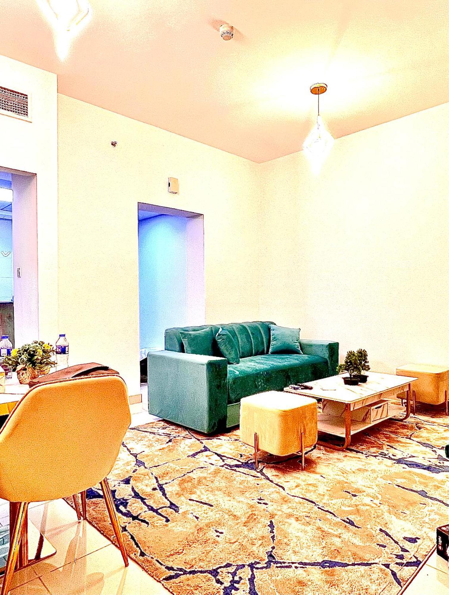 Elegant King Bed Brand New 1 Bhk Marina Bay Apartment Dubai