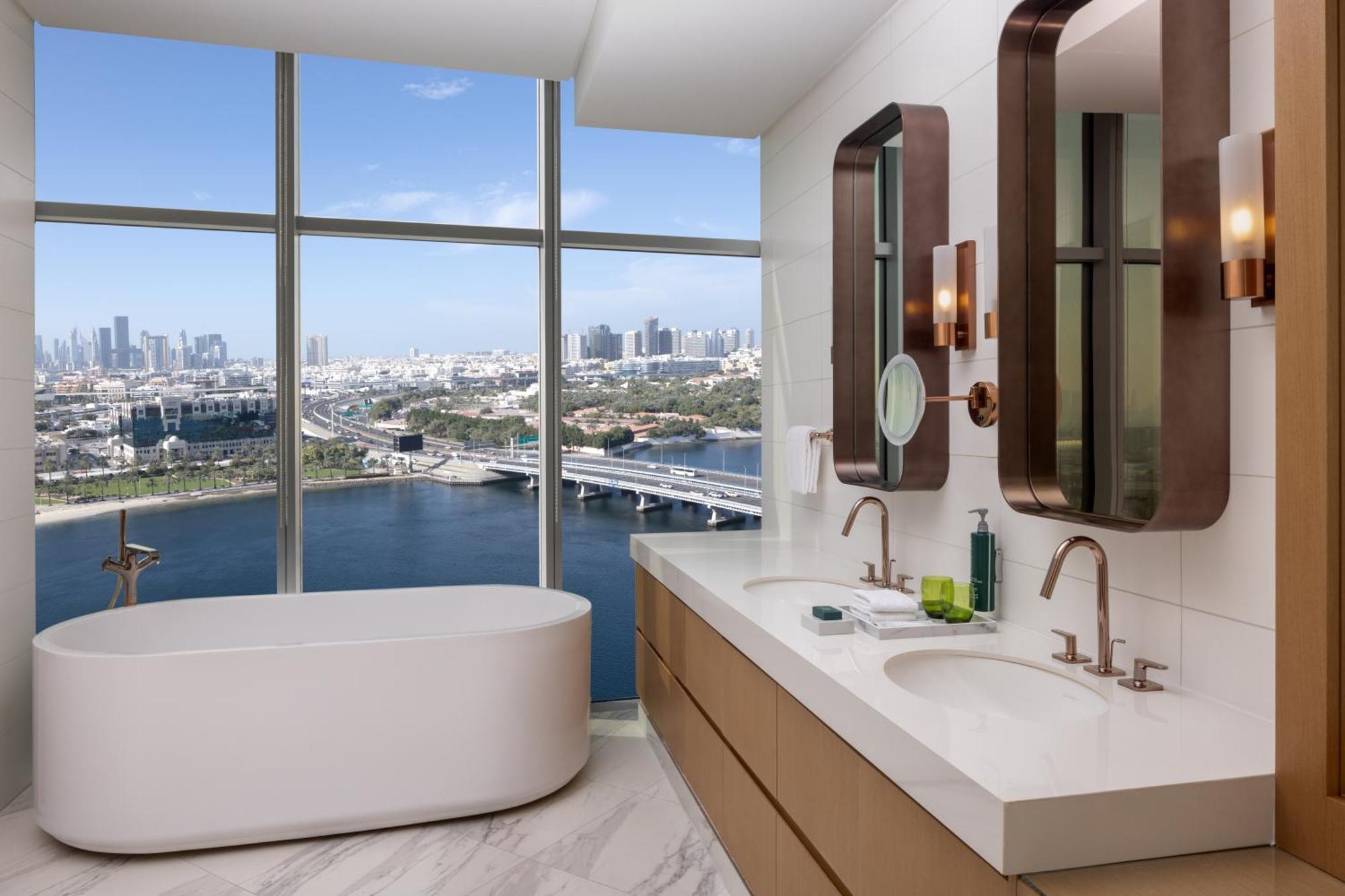 Hilton Creek & Residences Hotel