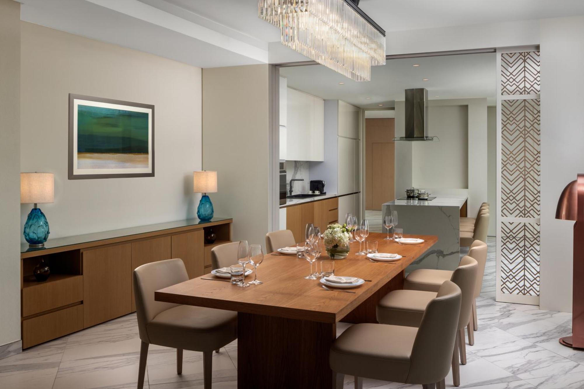 Hilton Creek & Residences 5*