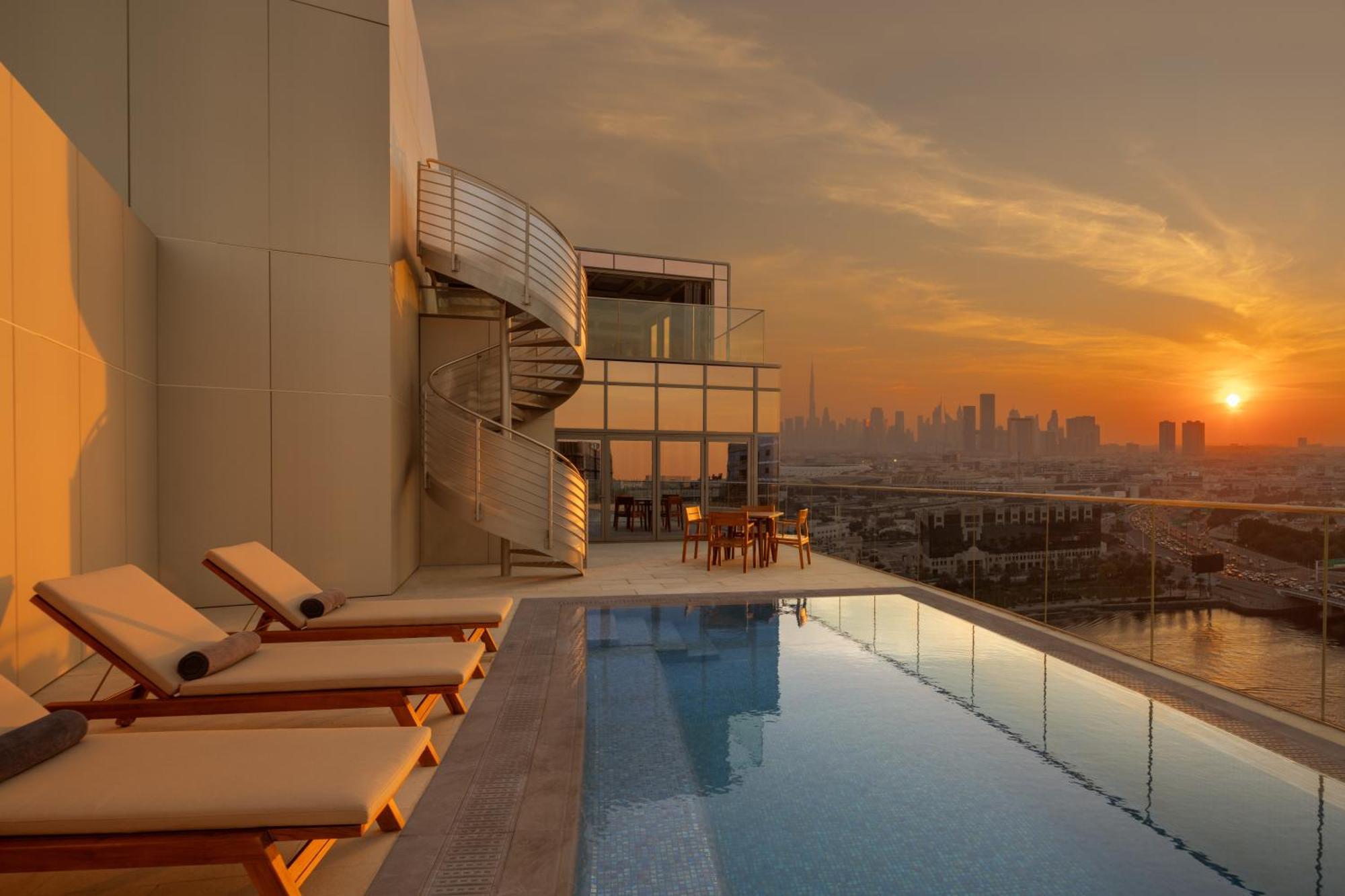 Hilton Creek & Residences Hotel 5*
