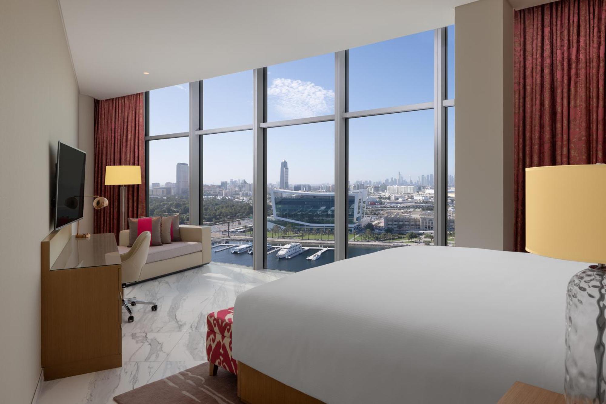 Hilton Creek & Residences 5*
