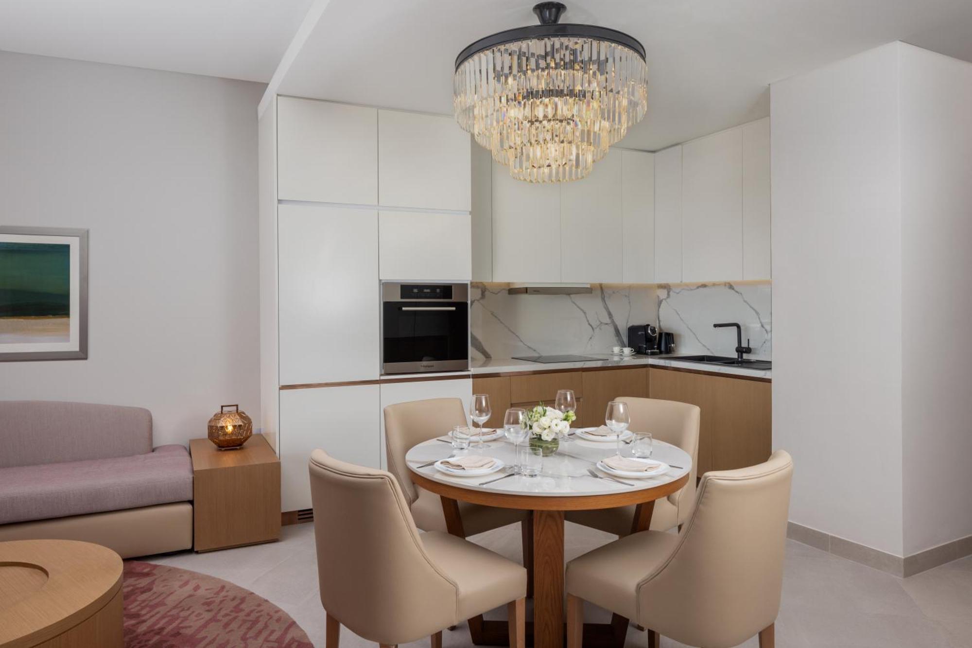 Hilton Creek & Residences