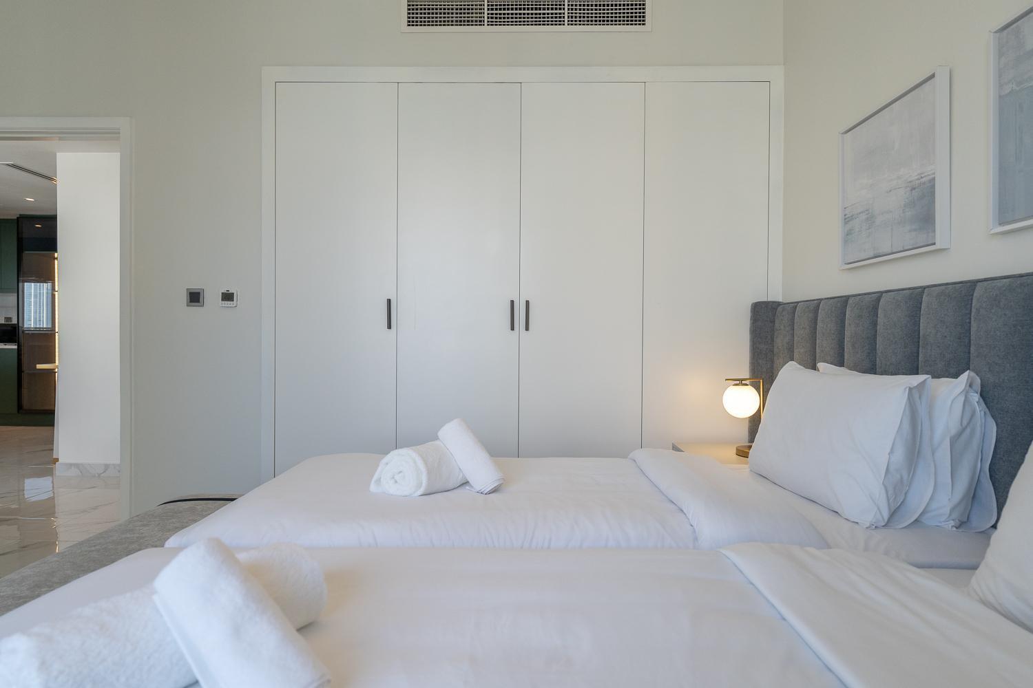 Astonishing 2 Bedroom Full Burj Khalifa View Apartment Dubai