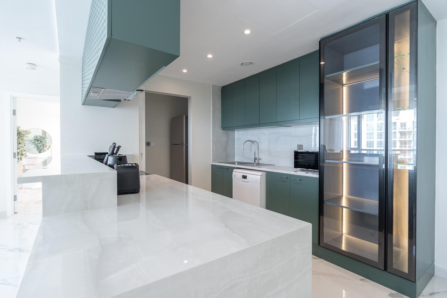 Astonishing 2 Bedroom Full Burj Khalifa View *