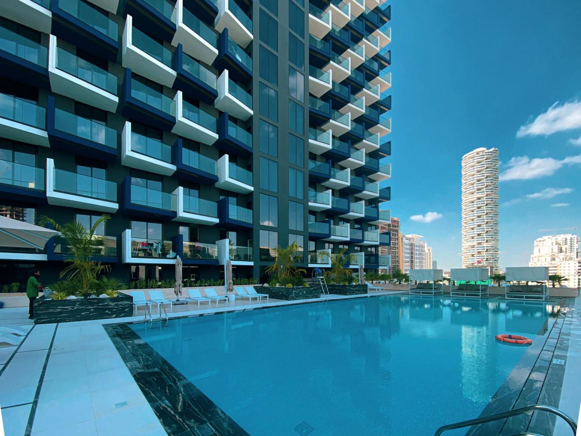 Apartment Spacious Balcony, King Bed, Pool At Jvc Dubai