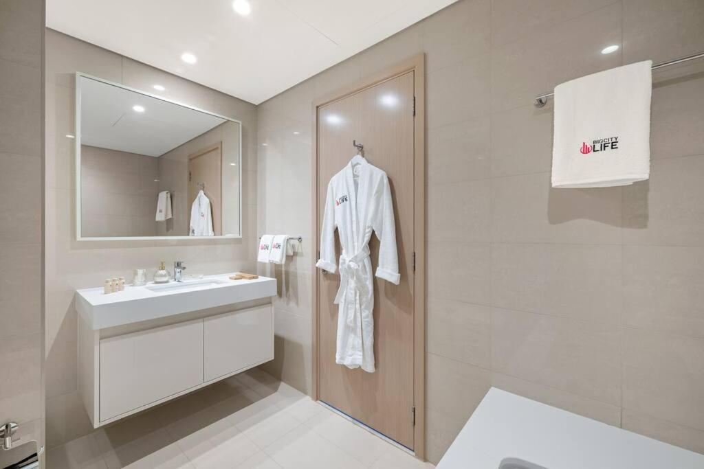 Apartment **panoramic Views Of Burj Khalifa And Fountain** *