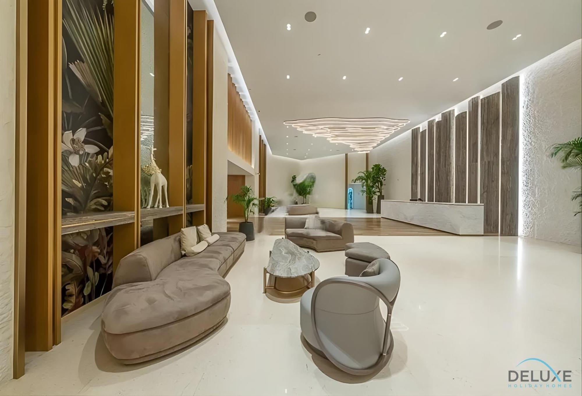Special Offer Stylish 1br With Scenic Views & Pool By Deluxe Homes Apartment *