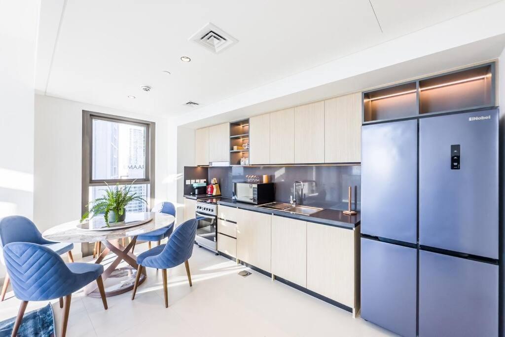 Stylish 2 Bedrooms Across Opera * Dubai