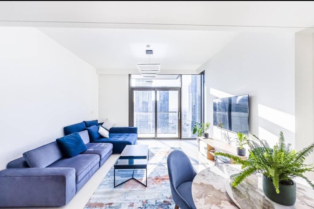 Stylish 2 Bedrooms Across Opera *