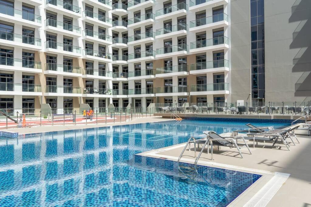 Brand New Listing & & Czechin Apartment Dubai