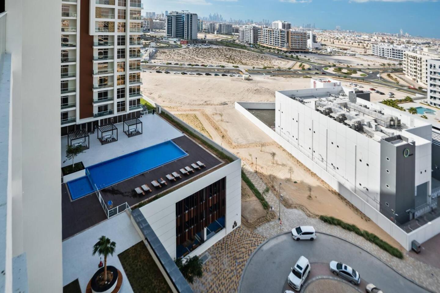 Stylish Studio - Miracle Gardens Apartment