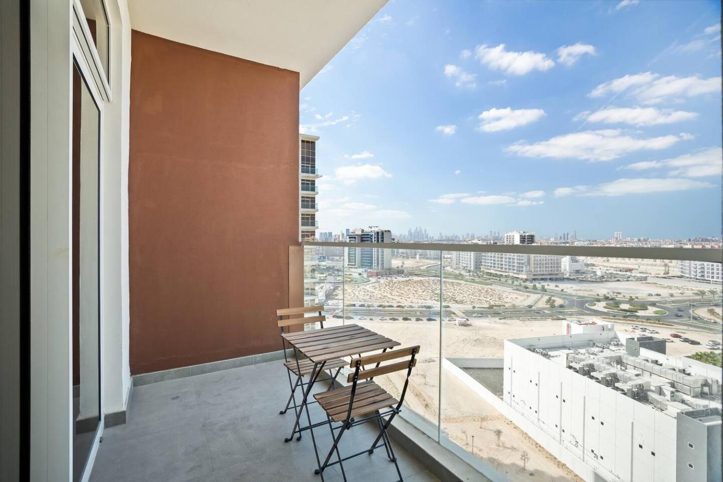 Apartment Stylish Studio - Miracle Gardens *