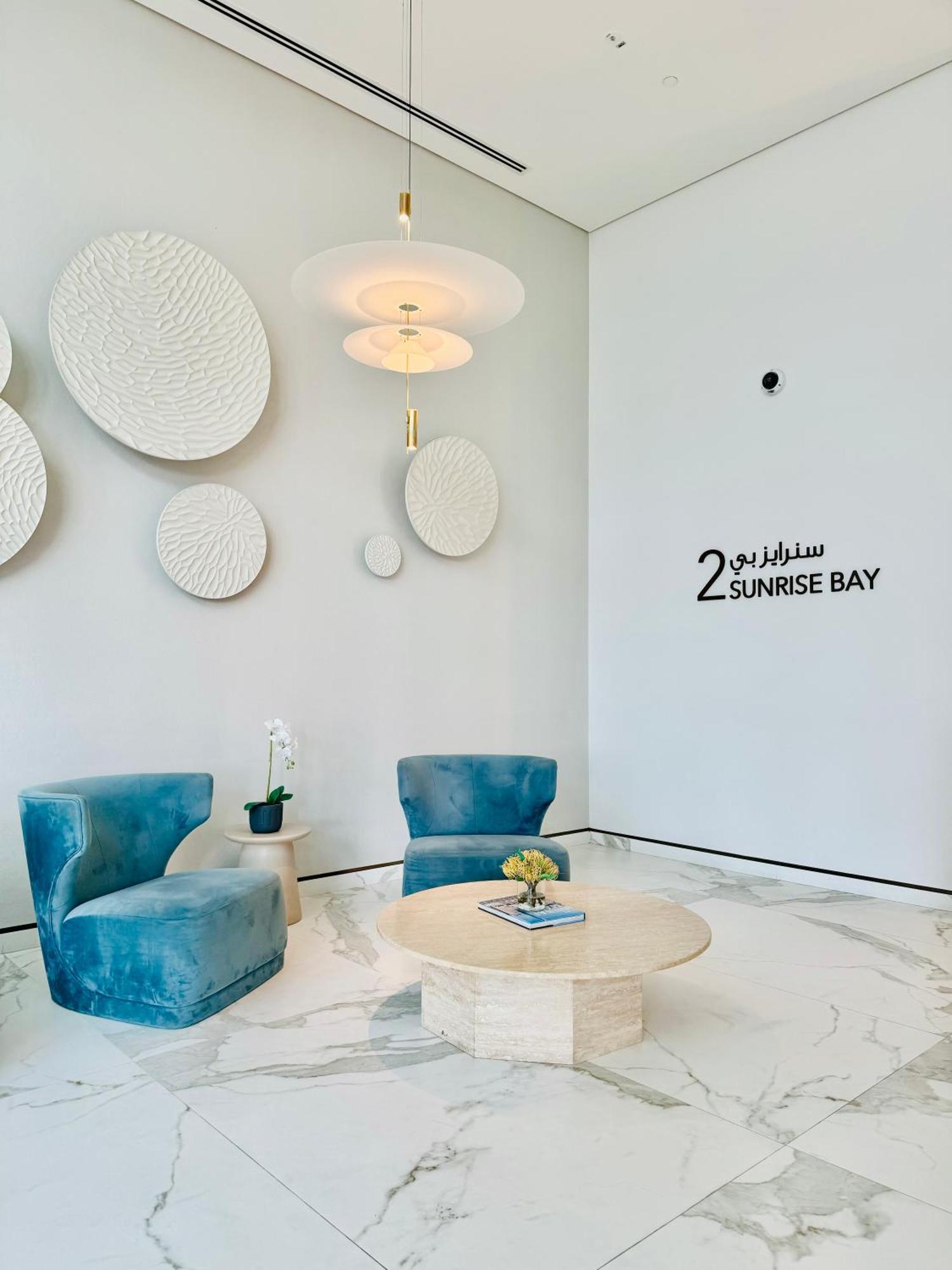 Apartment Luxury Living Private Beach, Emaar Beachfront