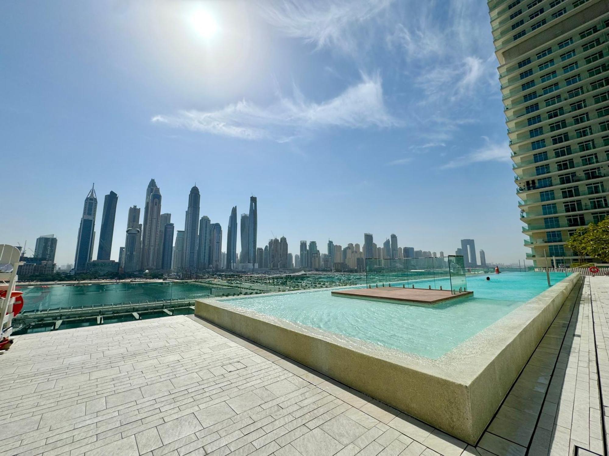 Luxury Living Private Beach, Emaar Beachfront Apartment Dubai