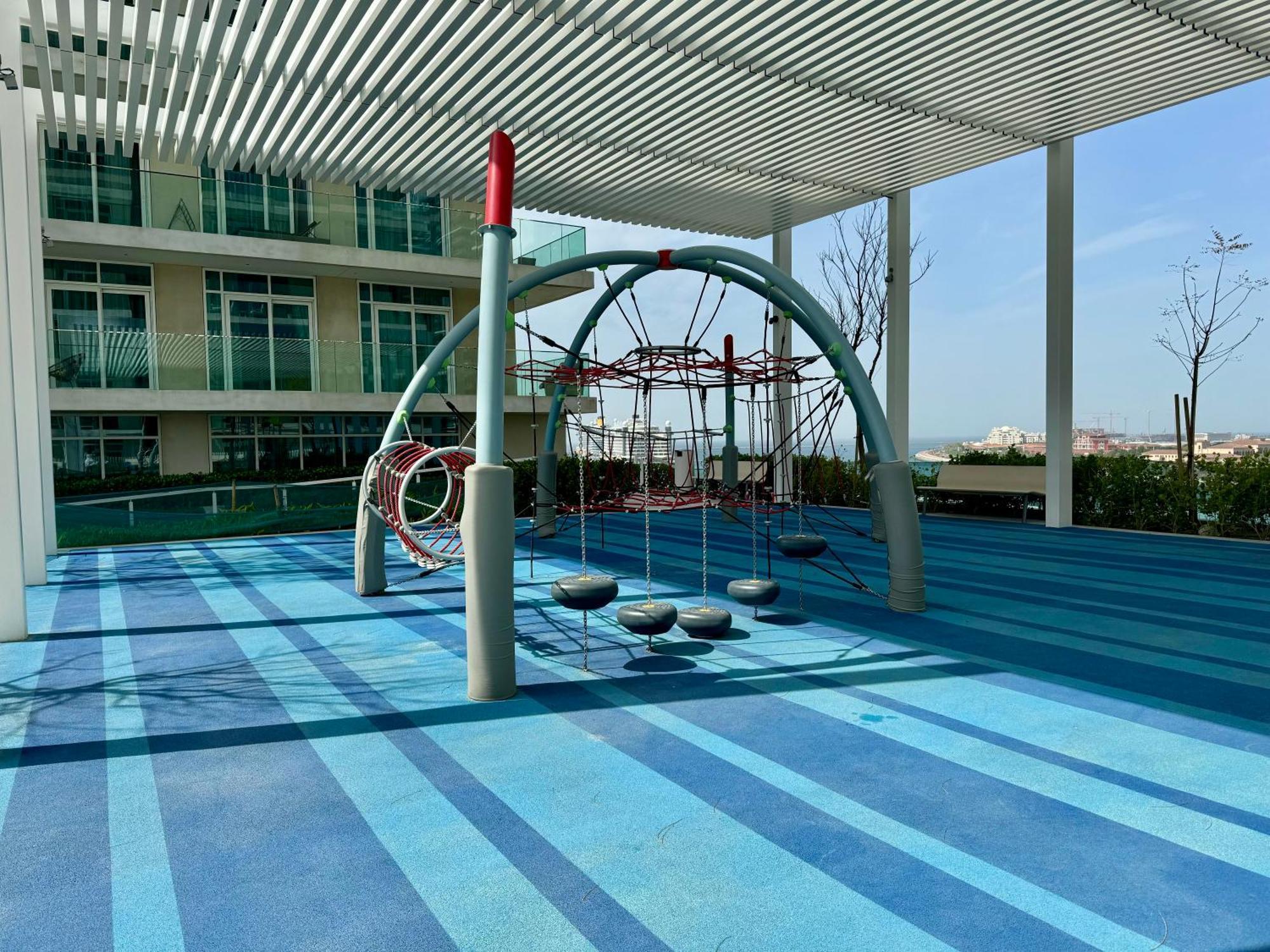 Apartment Luxury Living Private Beach, Emaar Beachfront *