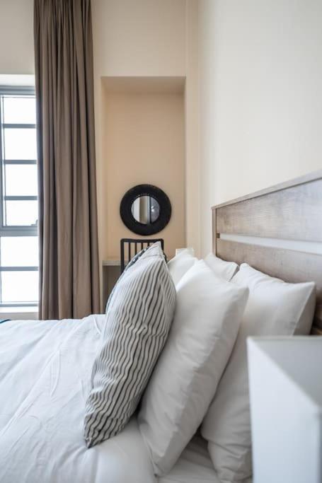 Higuests - Incredible Views In Deira 5-min To Airport Apartment Dubai