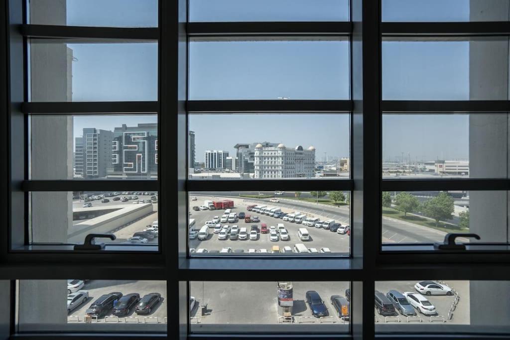 Higuests - Incredible Views In Deira 5-min To Airport Apartment