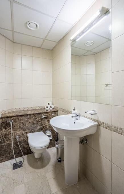 Higuests - Incredible Views In Deira 5-min To Airport Dubai