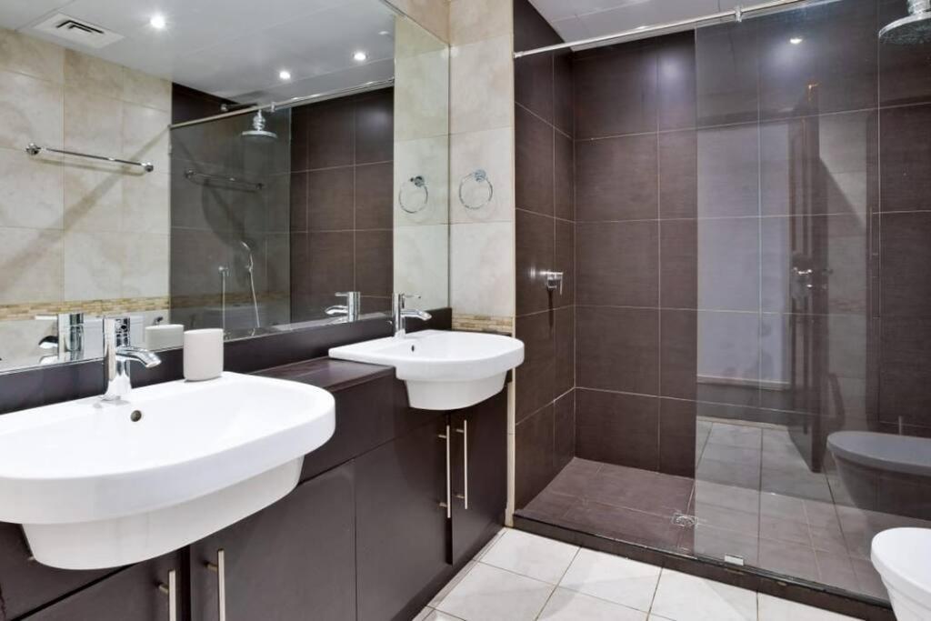 2bedroom/3bath, Daily Maid, 1 Min To Dmcc Metro * Dubai