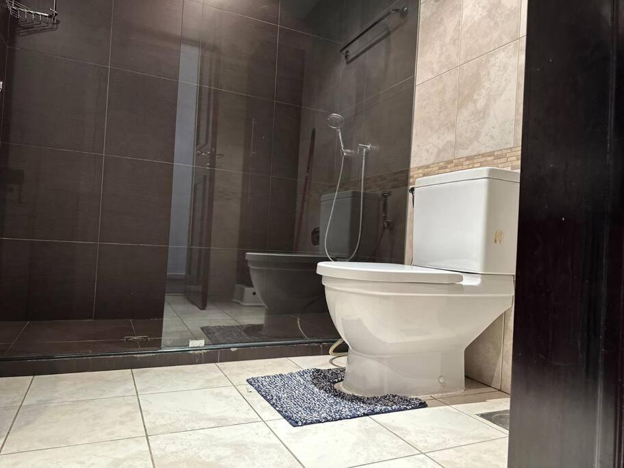 2bedroom/3bath, Daily Maid, 1 Min To Dmcc Metro * Dubai