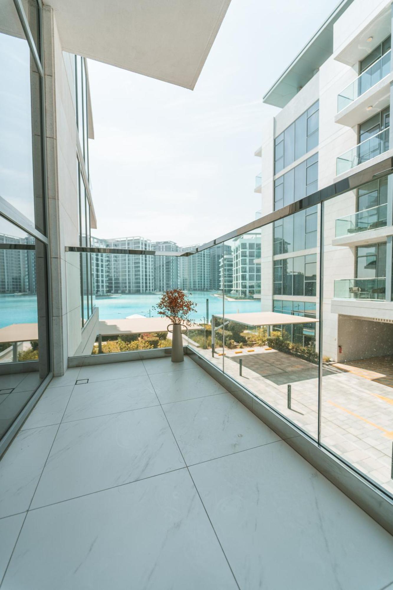 Amazing 1 Bedroom View With Balcony Apartment