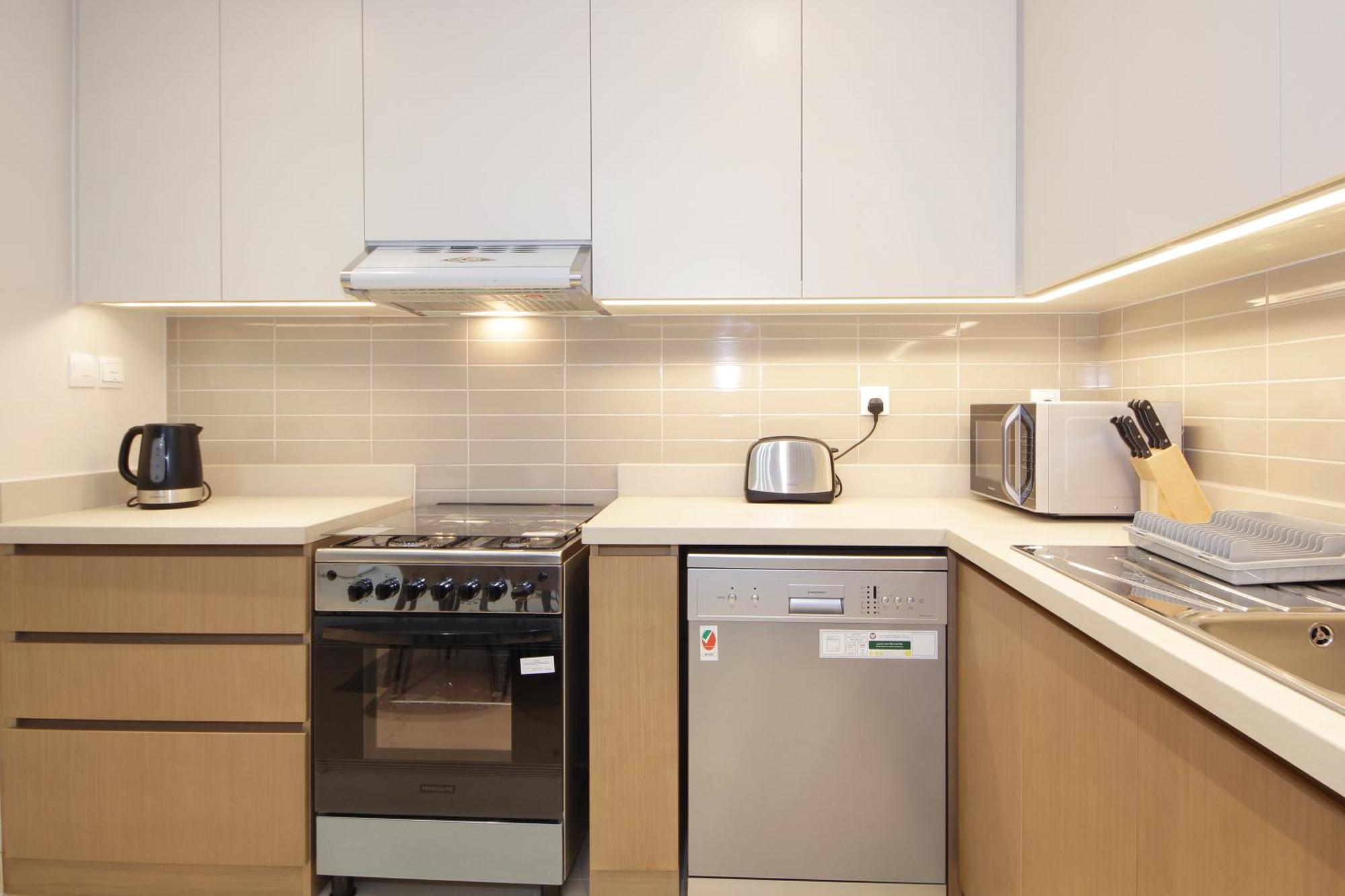 Elegant Waterfront 1bhk In Creek Harbour Apartment *