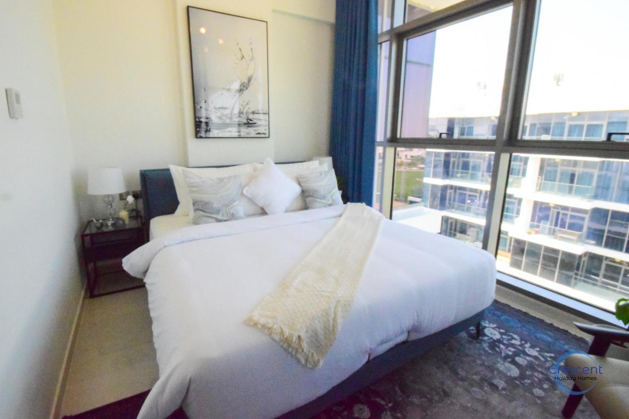Breathtaking View 2 Bed Study Apartment