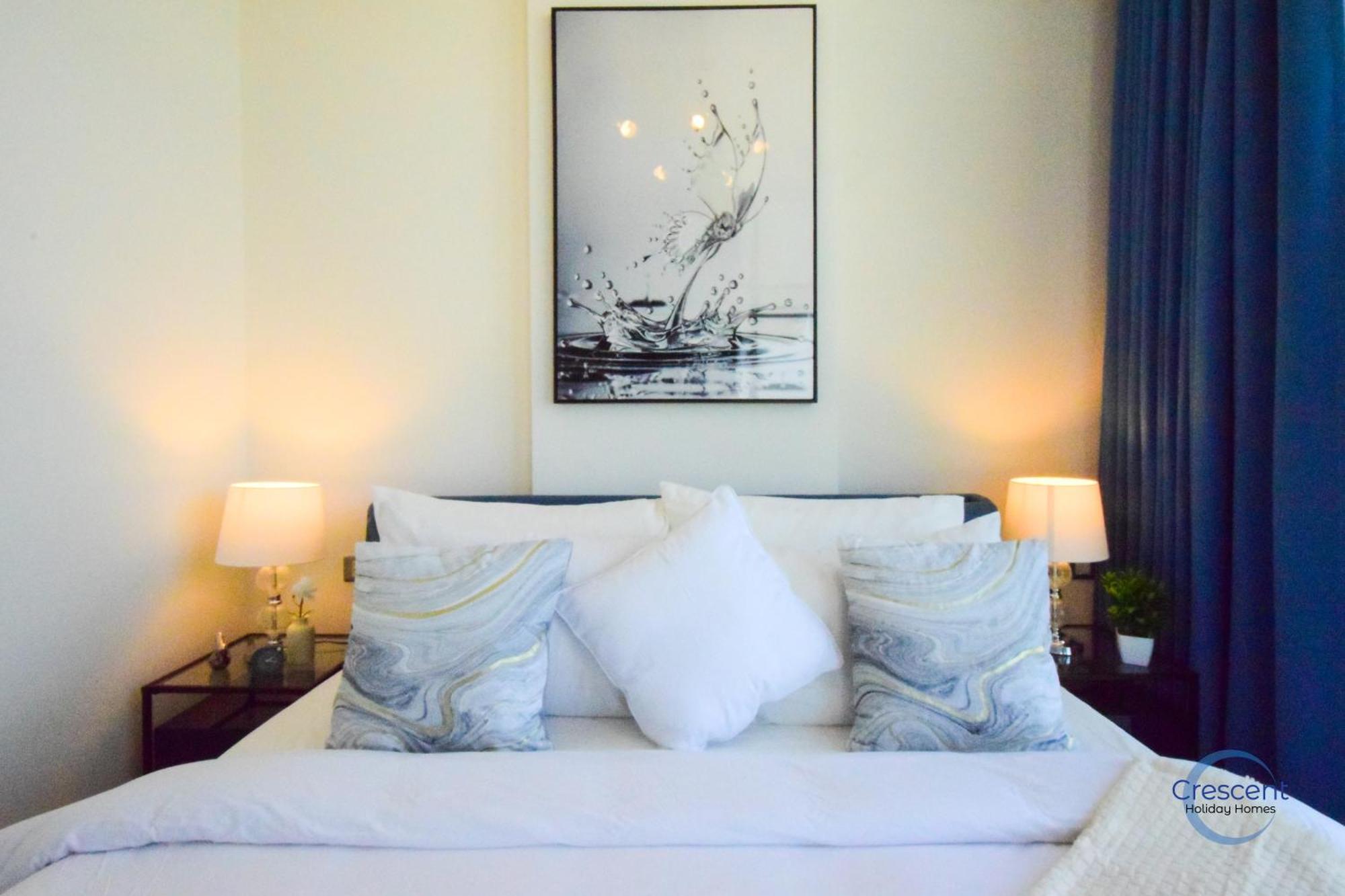 Breathtaking View 2 Bed Study *