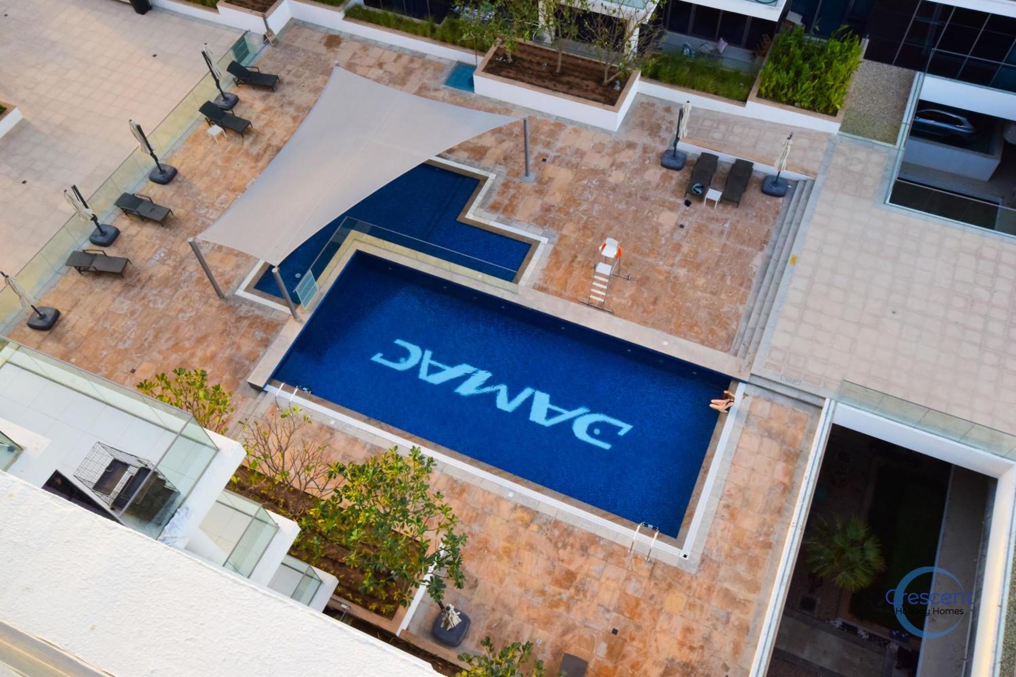 Breathtaking View 2 Bed Study Apartment