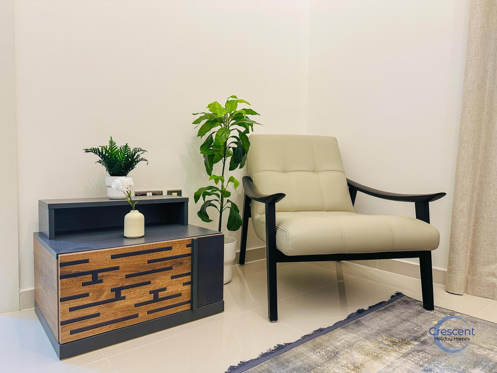 Breathtaking View 2 Bed Study Apartment *