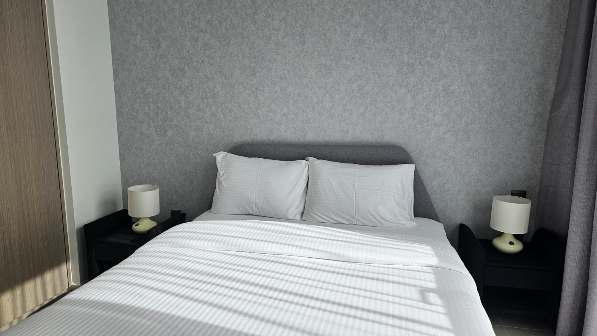 Apartment Mh- Act Tower - Downtown 1bhk-ref4606 Dubai