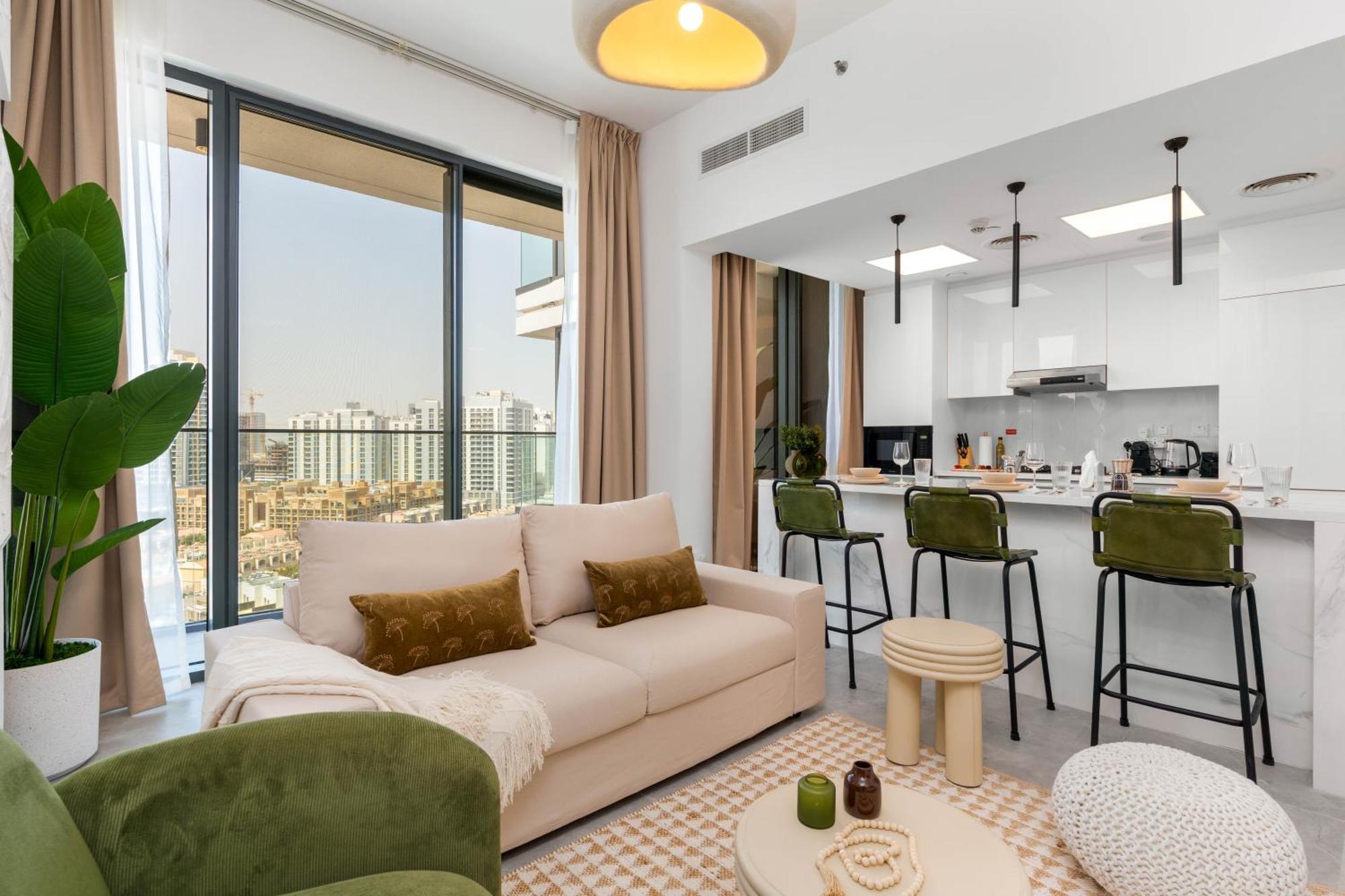 Chic & Modern Retreat In The Heart Of Jvc / Designer Choice / Sunset Views / Large Corner Balcony / New Building / 4 People Apartment *
