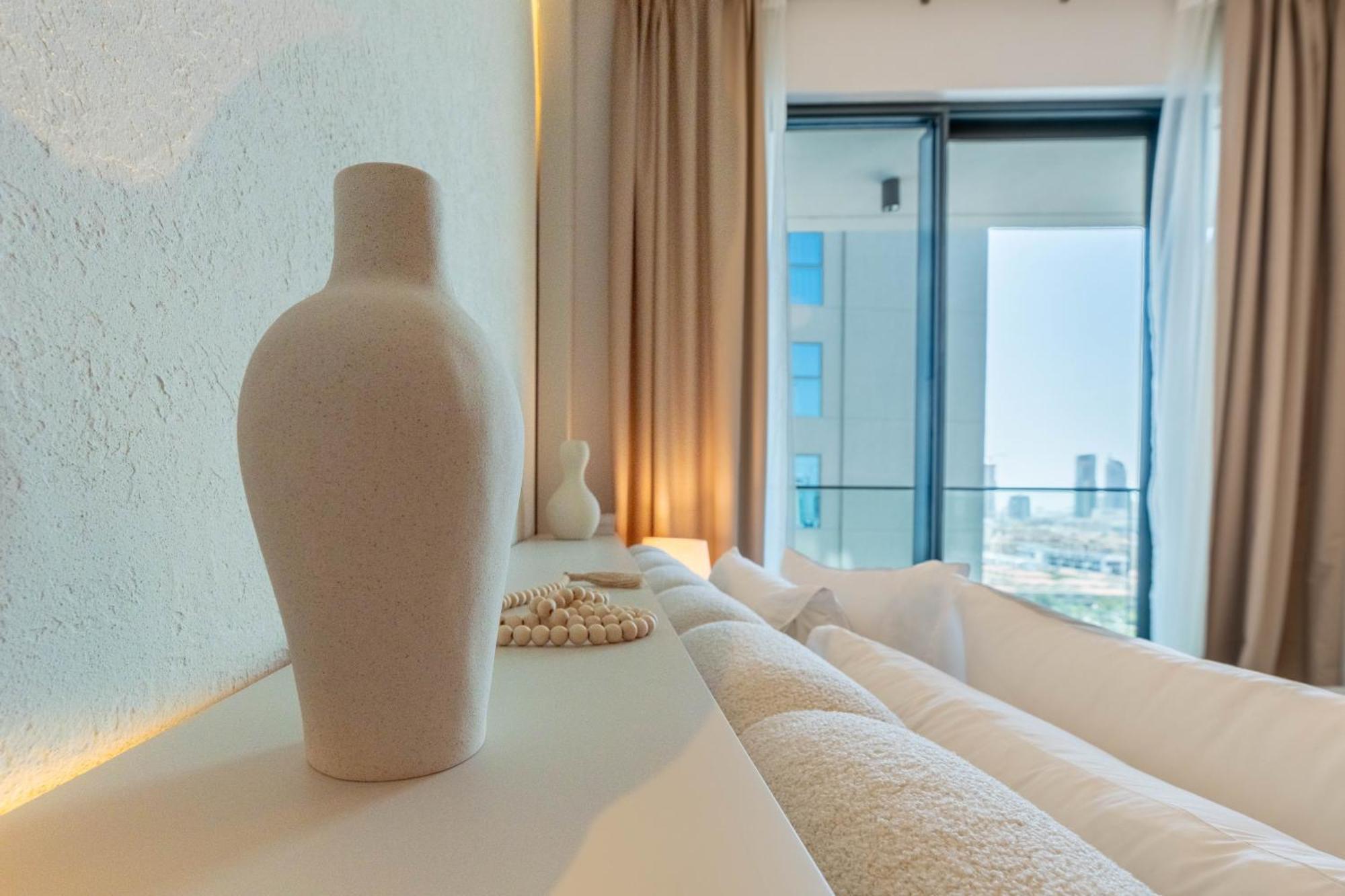 Chic & Modern Retreat In The Heart Of Jvc / Designer Choice / Sunset Views / Large Corner Balcony / New Building / 4 People Apartment *