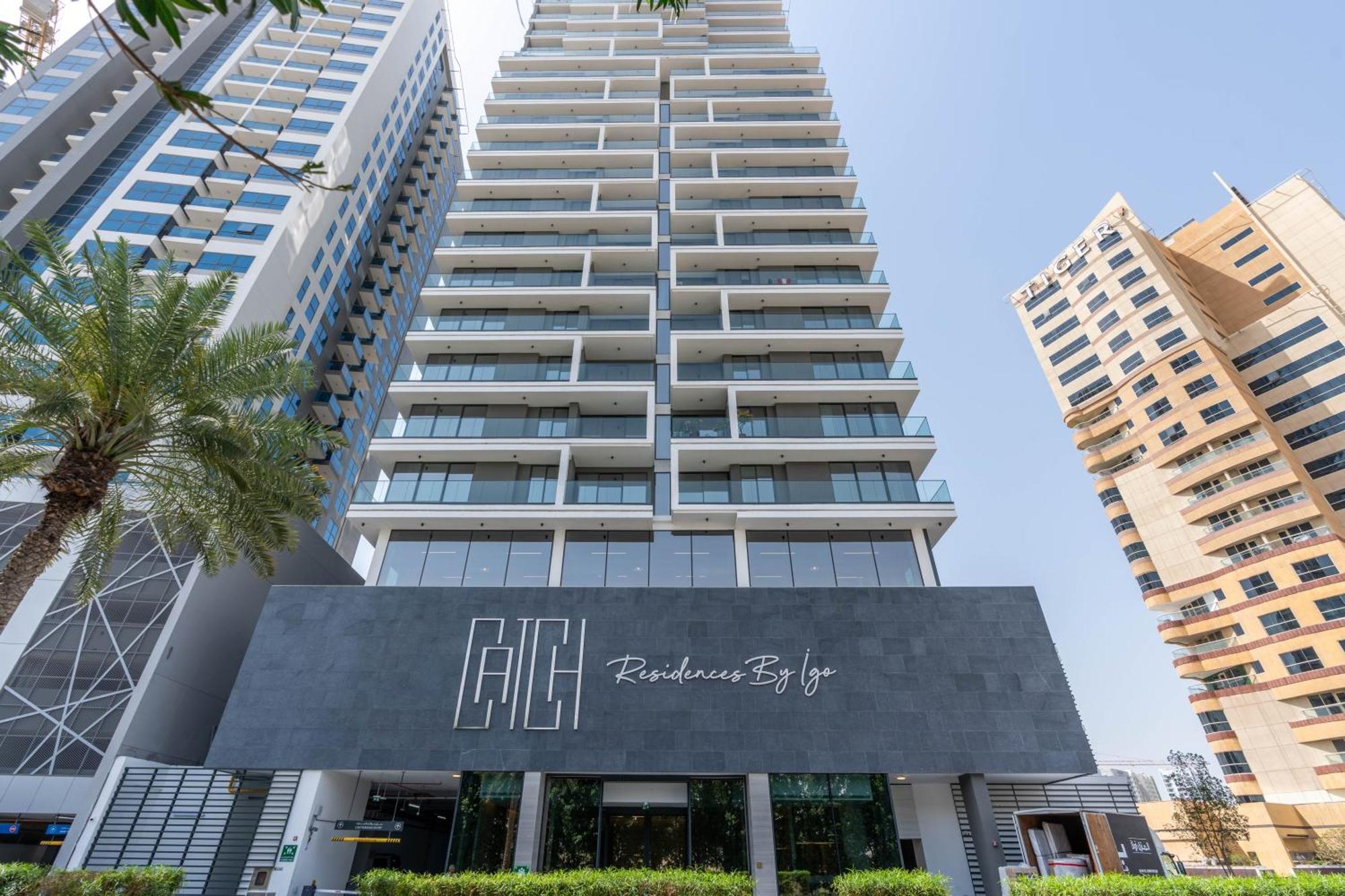 Apartment Chic & Modern Retreat In The Heart Of Jvc / Designer Choice / Sunset Views / Large Corner Balcony / New Building / 4 People