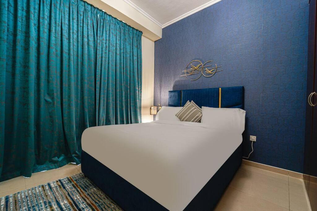 Huge 2 Bedroom With Arabian Sea View & Ain View *