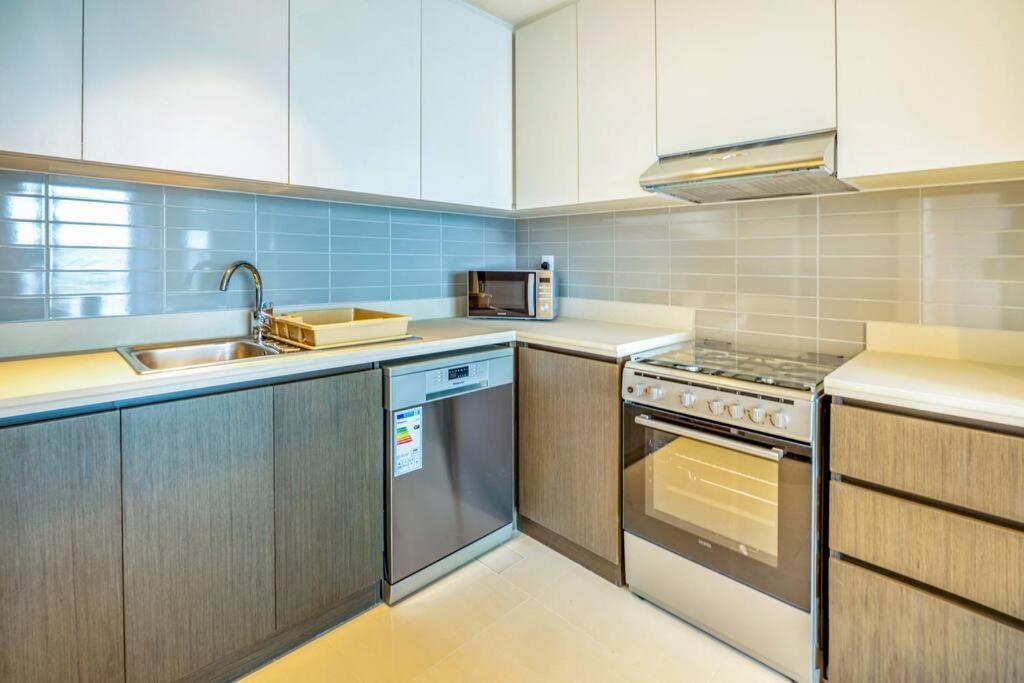 Stunning 1br At Harbour Views Creek * Dubai
