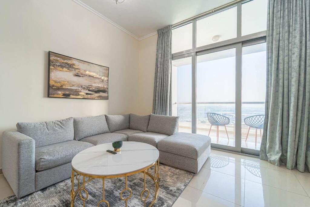 Apartment Huge 2 Bedroom With Arabian Sea View & Ain View