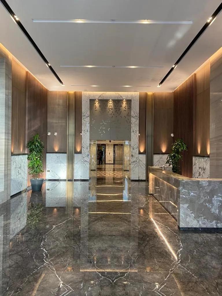 In The Luxury Marina Crown Tower Walk To Barasti